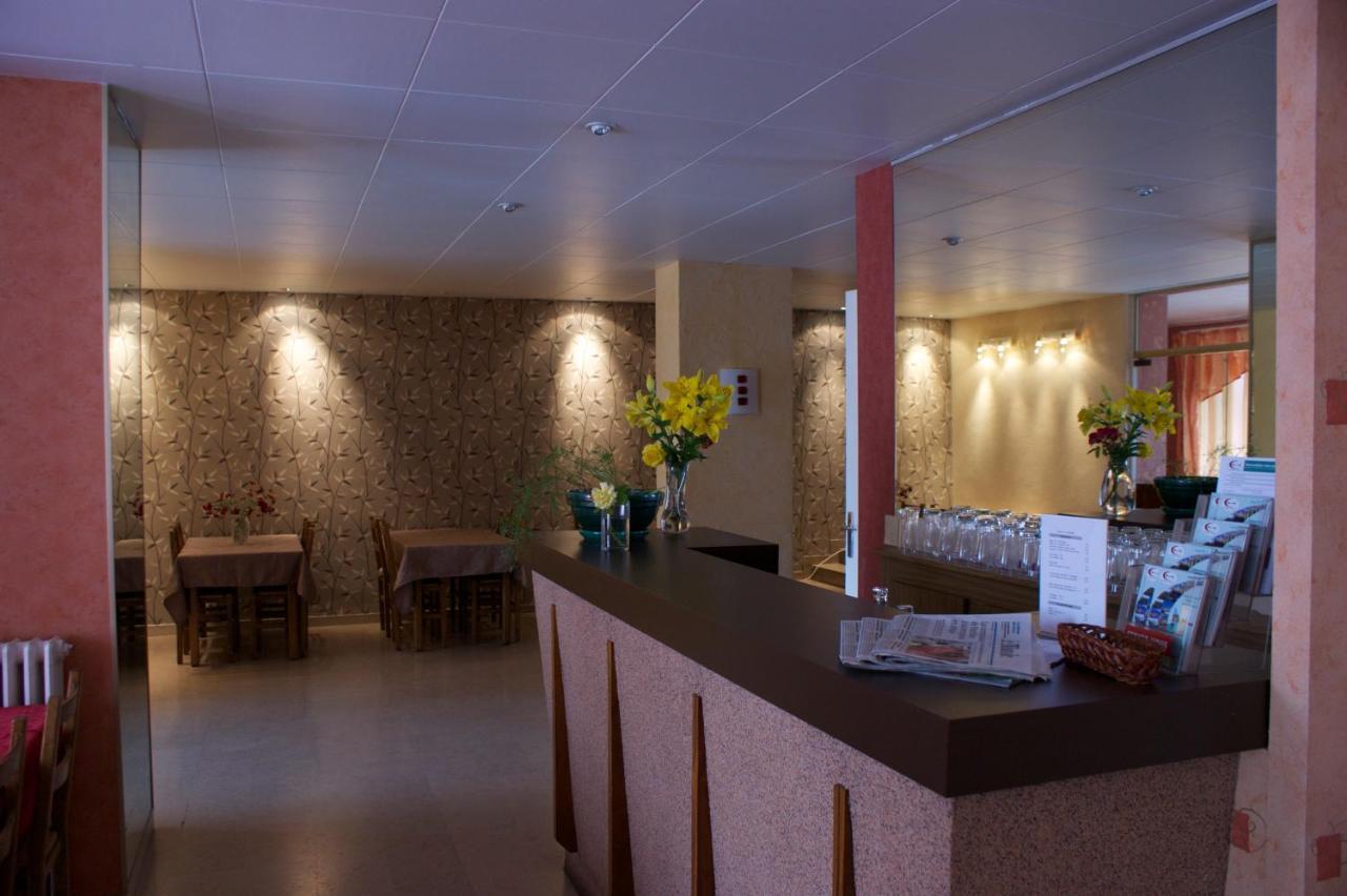Hotel Le Lyon Bron Exterior photo